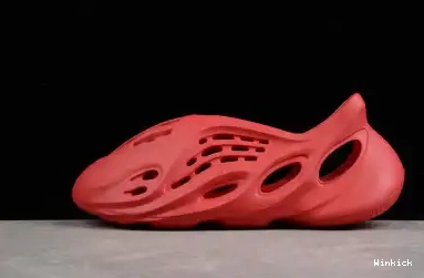 dj4375-101  red Retro Jordan white 2 0420